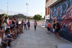 Graffiteros de Italia, Bulgaria y Grecia visitan los trabajos realizados durante el pasado Hip Hop Street