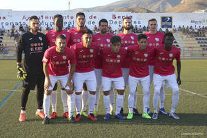 El CD El Ejido gana con claridad el Trofeo Feria de Berja con un Pedro Mérida goleador