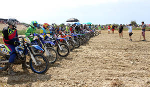 Más de medio millar de aficionados en la tercera prueba del Campeonato provincial de Motocross MX Almería en Balerma