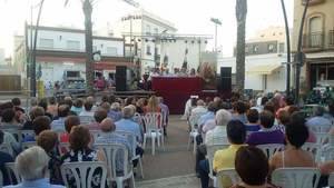 Multitudinario homenaje póstumo a los maestros de Palomares