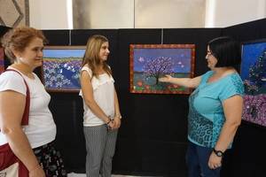 Pachamama, un grupo formado por dos pintoras, un escultor, y dos fotógrafos de la Naturaleza, expone en el Convento de la Victoria de Vera