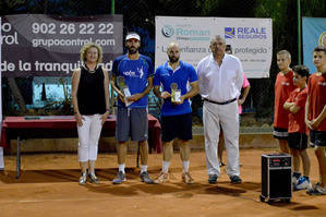 El Sol de Oro brilla de nuevo para Sergio Gutiérrez en el Open de Tenis de Feria