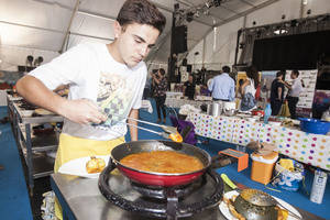 Manuel Jorge y sus patatas en ajo pollo se alzan con el triunfo en el XXII Concurso de Gastronomía de #AlmeriaenFeria