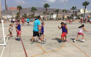 Éxito del torneo de baloncesto 3x3 con un centenar de participantes