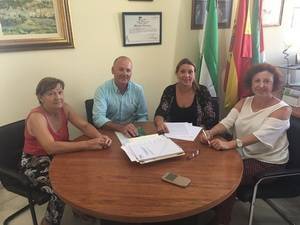 Jiménez informa a la alcaldesa de Benahadux de las líneas de ayudas a la rehabilitación del Plan Andaluz de Vivienda