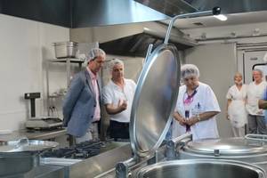 El Hospital Torrecárdenas remodela varias áreas de Hospitalización y mejora el equipamiento de su Cocina