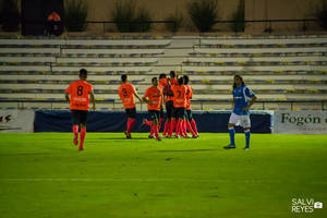 Gran segunda parte y primera victoria del equipo de Alberto González en la Segunda División B