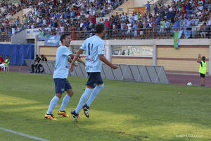 Equipo y afición conducen el primer triunfo local en la Segunda B con un gran encuentro