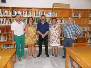 Delegado de Cultura visita la Biblioteca Municipal DE cUEVAS