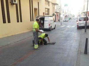 Activado en Adra un plan de limpieza de imbornales preventivo ante la época de lluvias