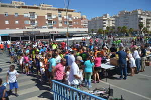 Cientos de roqueteros ruedan en el Día de la Bicicleta