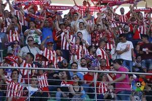 El Almería pone a la venta 200 entradas al precio de 5 euros para el partido en Murcia