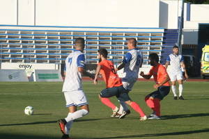 El equipo ejidense confirma su buen nivel para competir aunque el Marbella suma los tres puntos