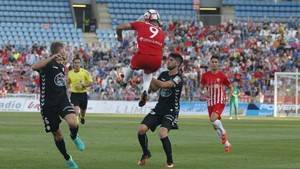 0-0: El Almería se queda con la duda de saber qué hubiera ocurrido si Azeez no es expulsado