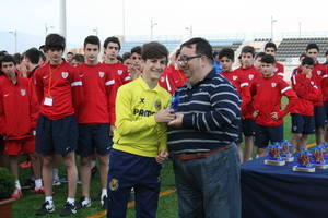 Álex Baena, jugador roquetero del Villarreal, ha sido convocado por la selección española sub16