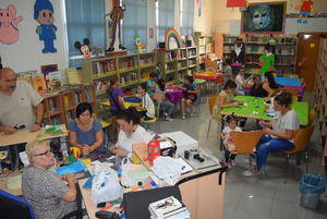 El colorido de la Feria llega a la Biblioteca Municipal de Gádor