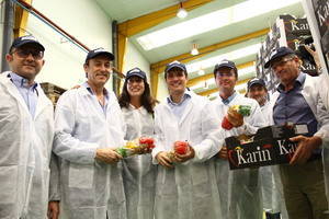 Rafael Hernando y Pablo Casado apoyan la calidad de la producción agrícola de la provincia de Almería