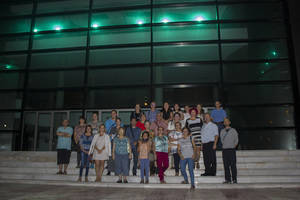 El Teatro Auditorio de Roquetas se iluminó de verde para conmemorar el Día de la Salud Mental