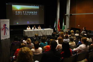 La edil de Mujer en el Ayuntamiento de El Ejido defiende que las instituciones se impliquen más