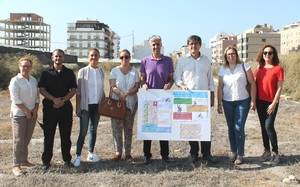 Manuel Cortés presenta el proyecto del primer parque canino de Adra