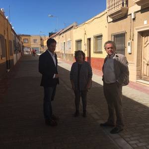 Recta final de la remodelación que convertirán a Tirso de Molina de El Ejido en una calle semipeatonal