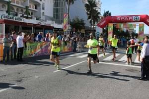 Francisco Manzano y Paqui López ganan la V Carrera Popular Urbanizaciones Roquetas de Mar