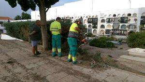 Adra prepara el Día de Todos los Santos con la adecuación del Cementerio y un dispositivo especial de tráfico