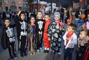 Gádor celebra la Noche de Halloween con una gran fiesta del terror