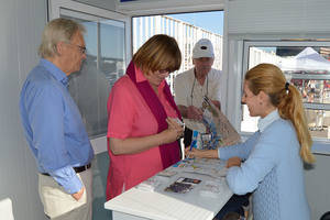 Más de 6.000 cruceristas visitan Almería en octubre y son atendidos a pie de barco por la Oficina Municipal de Turismo