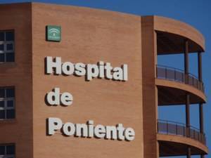 El Hospital de Poniente aumentará su personal un 4% en 2017 pero a la vez reducirá este gasto en casi un 3%