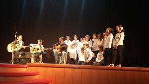 Los alumnos de Tabernas hacen un homenaje al flamenco con actuaciones de cante y baile