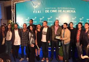 ‘Mar de Plástico’ reciben el premio 'Filming Almería' arropados por los almerienses