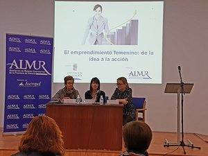 Diputación y ALMUR fomentan el emprendimiento femenino en Berja a través de una jornada