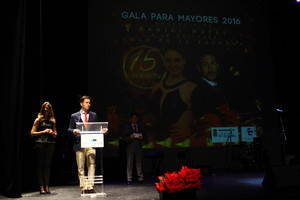 La 'V Gala del Mayor' reúne a cerca de un millar de participantes que disfrutaron de una actividad dedicada a ellos