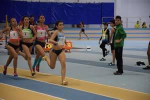 La ejidense Alba Moreno brillante Campeona de Andalucía en pista cubierta por Clubes