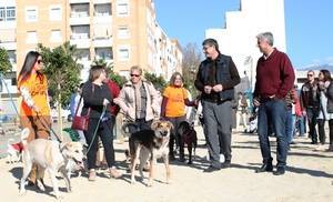 Entra en funcionamiento el primer parque canino de la ciudad de Adra