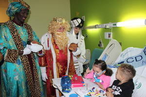 En El Ejido los Reyes Magos acudieron a la Residencia Geriátrica y al centro de día