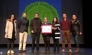 Comerciantes de Adra otorgan un premio de 3.000 euros en su Sorteo Estrella y más de 40 regalos