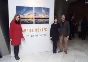 El laujareño Gabriel Montes muestra dos exposiciones de fotografía en el Teatro Auditorio de Roquetas