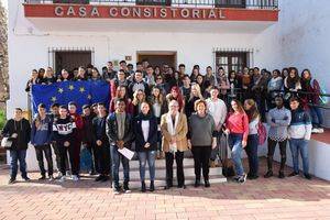 Alumnos del IES Villa de Vícar debaten en la Casa Consistorial sobre los Derechos Fundamentales de la Unión Europea