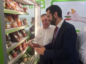 El alcalde de Almería va a Berlín “para estar cerca de nuestros agricultores"