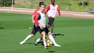 Isidoro y Corona regresan a la convocatoria del Almería ante el partido contra el Girona