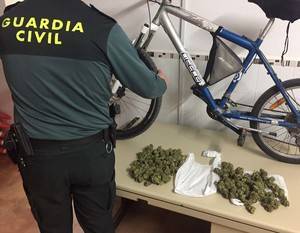 Detenido vendiendo marihuana en bici