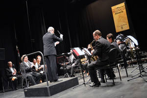 La Banda Municipal alegra el domingo con su música a los almerienses