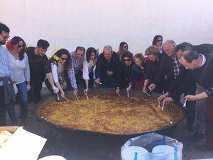 Paella solidaria a beneficio de la asociación Argar marcó las celebración en Vícar en el Día de Andalucía