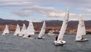 El Club de Mar Almería celebra su Ranking Trofeo Flota 50 en un fin de semana marcado por el fuerte viento