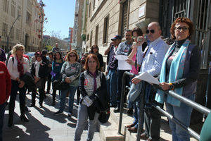 UGT y CCOO Almería se concentran ante el nulo compromiso del Gobierno para erradicar la discriminación y la violencia contra las mujeres