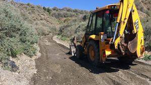 Actuaciones en caminos rurales de Adra para beneficiar al sector agrícola tras las lluvias