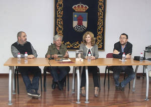 Sole Reche presentó su novela ‘Enriqueta’ en la Escuela Municipal de Música de Roquetas de Mar