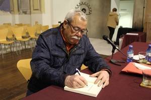 Luis Caparrós presenta ‘Lágrimas Saladas’, un relato histórico de la sociedad almanzorí